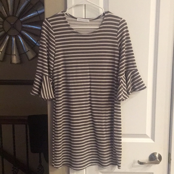 Dress - Picture 1 of 3